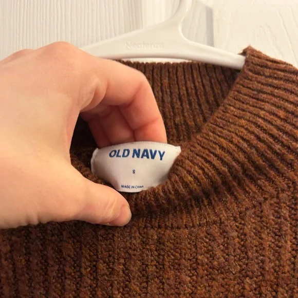 Old Navy Women's Rich Brown Turtleneck Sweater - Picture 4 of 4